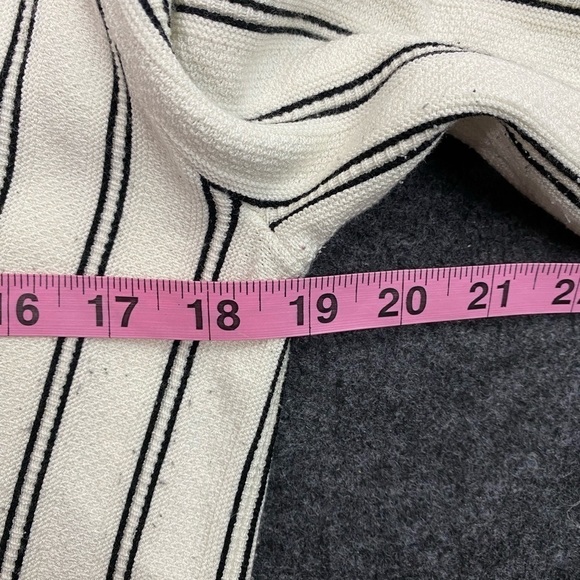 Theory haydren prosecco double stripe white black V neck sweater top Women’s M - Picture 9 of 9